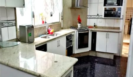 Sobrado à venda com 3 quartos, sendo 1 suíte, em Vila Palmeiras, São Paulo, SP
