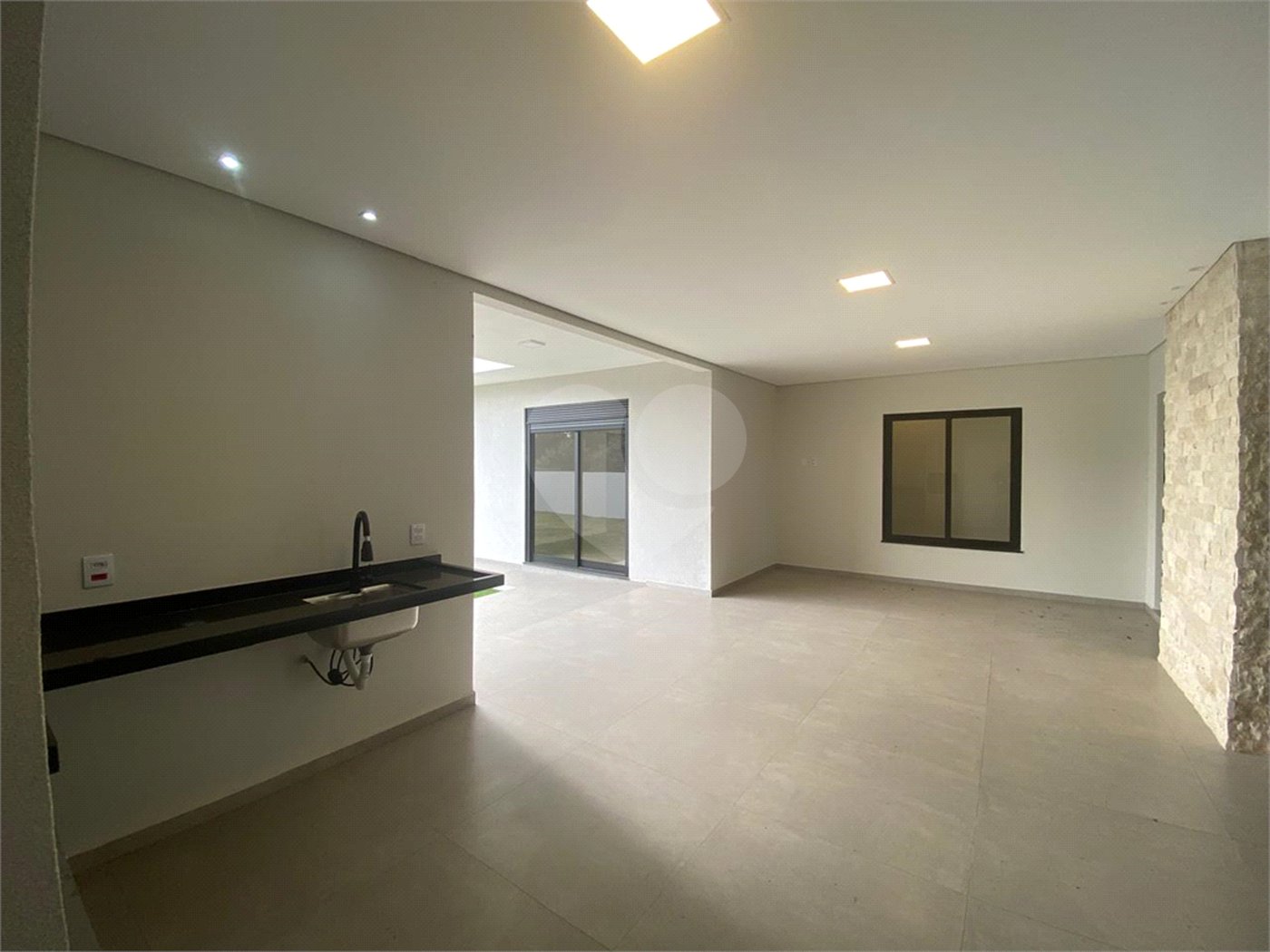 Casa à venda com 3 suítes no condomínio Campo de Toscana, Vinhedo - SP