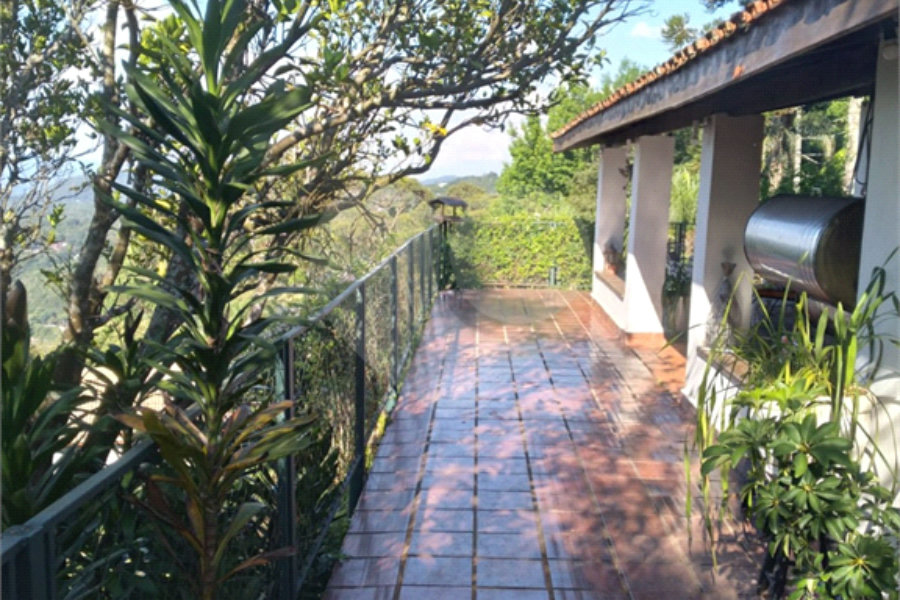 Casa à venda com 3 quartos, sendo 1 suíte, em Serra da Cantareira, Mairiporã, SP