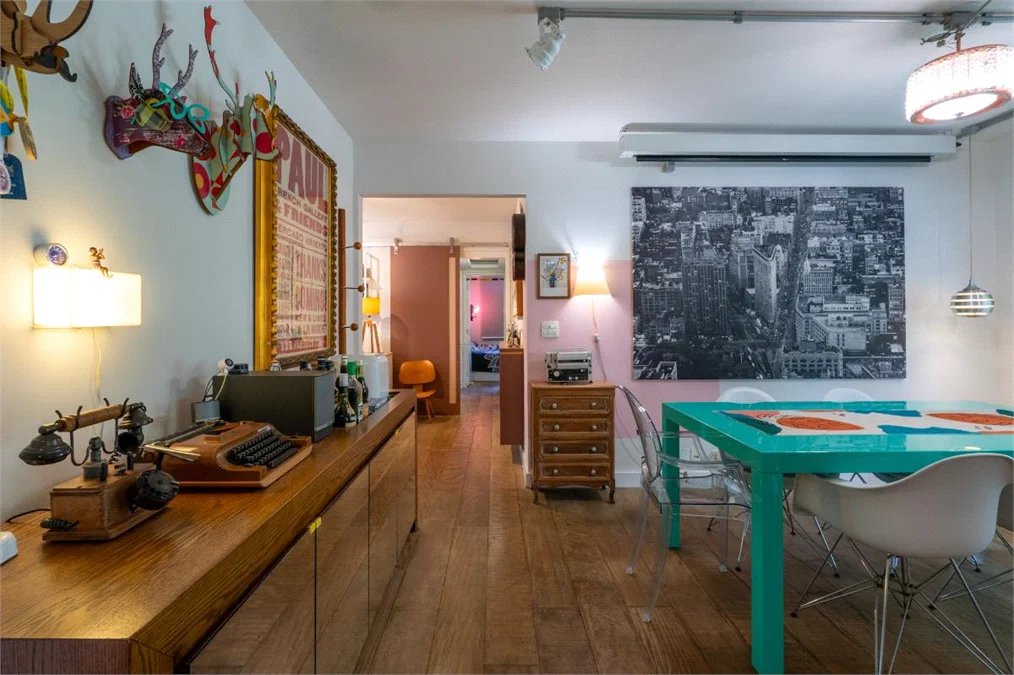 Apartamento à venda com 3 quartos, sendo 1 suíte, em Jardim Morumbi, São Paulo, SP