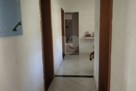 Chácara à venda com 6 quartos, sendo 1 suíte,  no Centro, Biritiba-mirim, SP