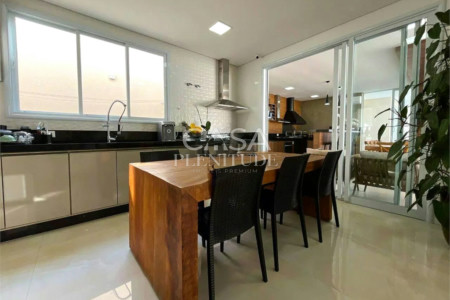 Casa em condomínio à venda com 3 suítes, em Iporanga, Sorocaba, SP