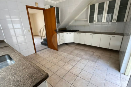Casa à venda com 3 quartos, sendo 1 suíte, em Jardim Morro Verde, São Paulo, SP