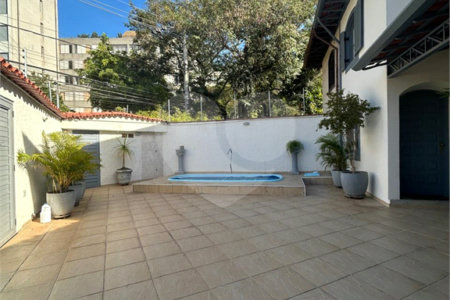 Sobrado à venda com 3 quartos, sendo 1 suíte, em Jardim Jussara, São Paulo, SP