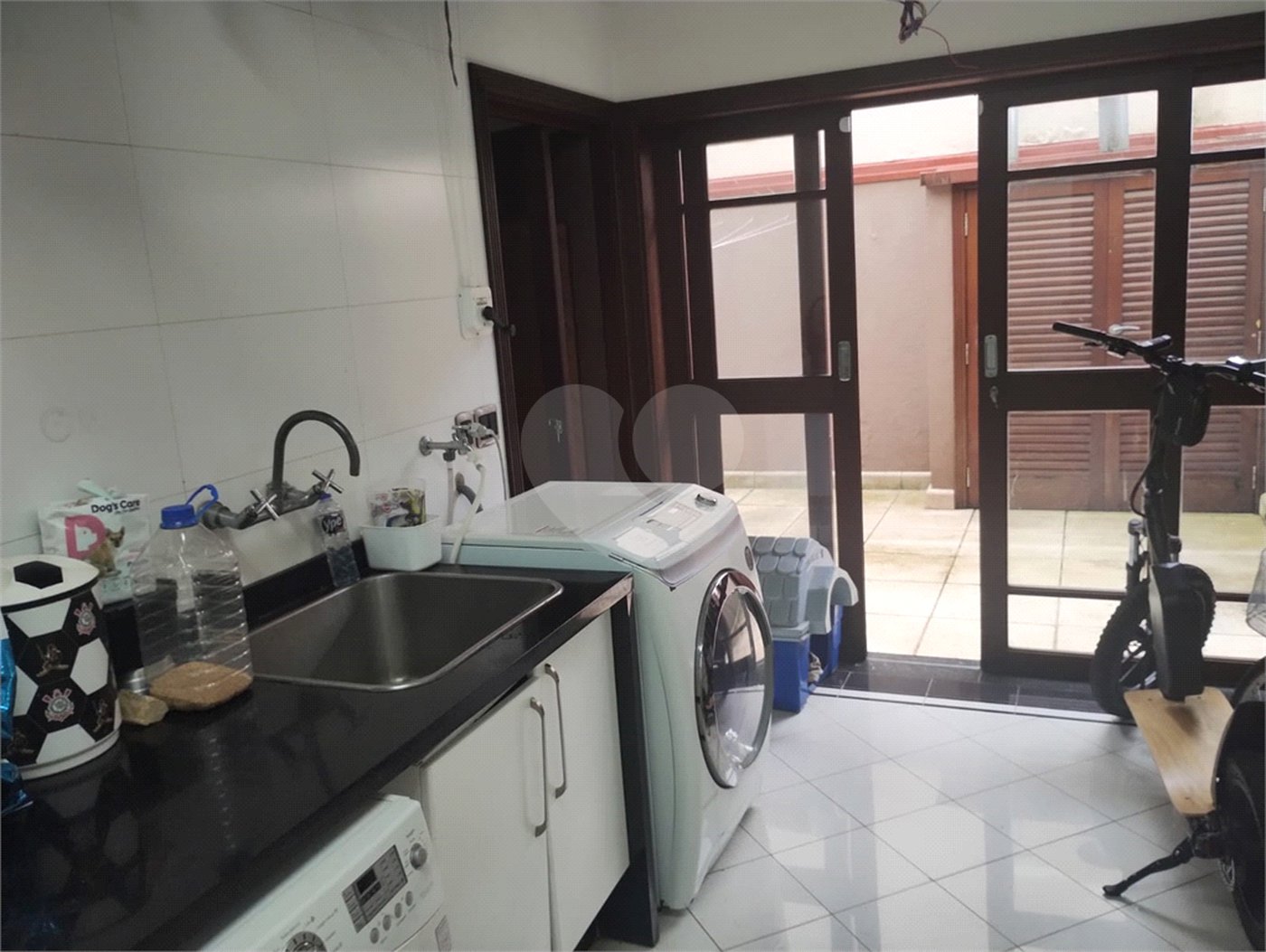 Casa à venda com 5 quartos, sendo 4 suítes, no condomínio Santa Teresa, Jundiaí - SP