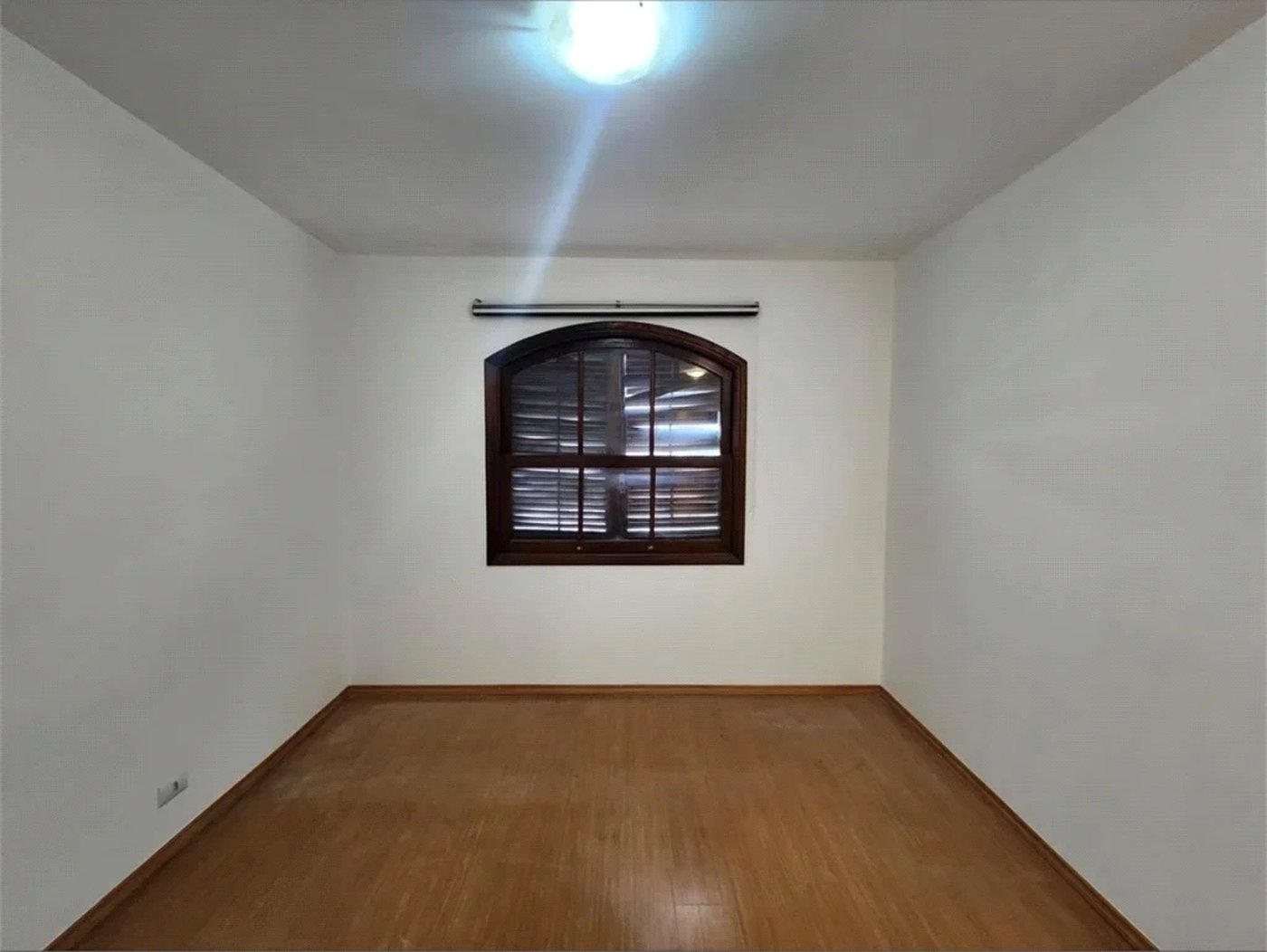 Casa à venda com 3 quartos, sendo 1 suíte,  em Jardim Celeste, São Paulo, SP