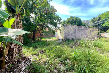 Terreno à Venda no Jardim Tangará