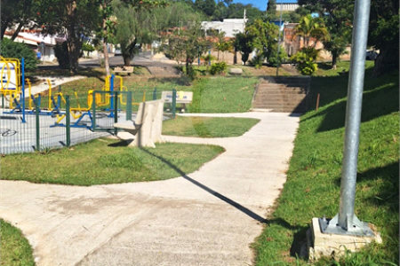 Sobrado à venda com 2 suítes em Jardim Itamaracá, Indaiatuba, SP