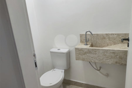 Casa à venda com 3 quartos, sendo 1 suíte, no condomínio Res Saint Honoré, São Paulo - SP