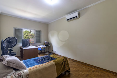 Casa à venda com 5 quartos, sendo 1 suíte, em Vila Nova Conceição, São Paulo, SP