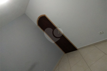 Sobrado à venda com 3 quartos, sendo 1 suíte,  em Residencial Rancho Grande, Itaquaquecetuba, SP