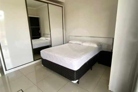 Sobrado à venda com 5 quartos em Jardim São Pedro, Mogi das Cruzes, SP