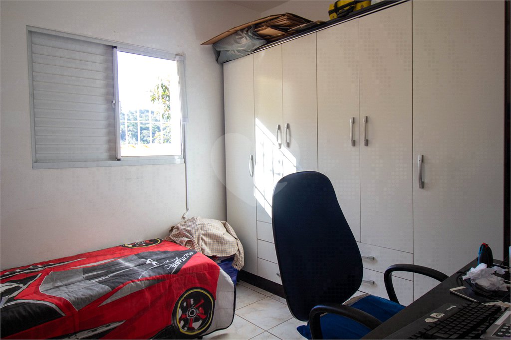 Sobrado à venda com 4 quartos, sendo 1 suíte,  em Vila Aguiar, São Roque, SP
