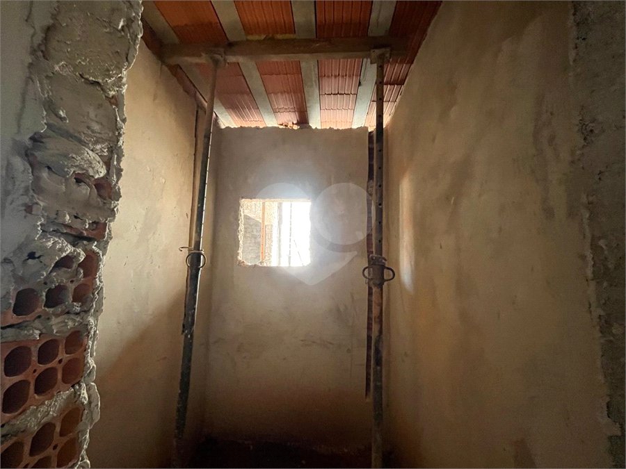 Casa à venda com 2 quartos, sendo 1 suíte,  no condomínio Tivolli, Itapetininga - SP