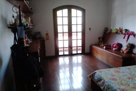 Sobrado à venda com 5 quartos, sendo 2 suítes, em Vila Rosália, Guarulhos, SP