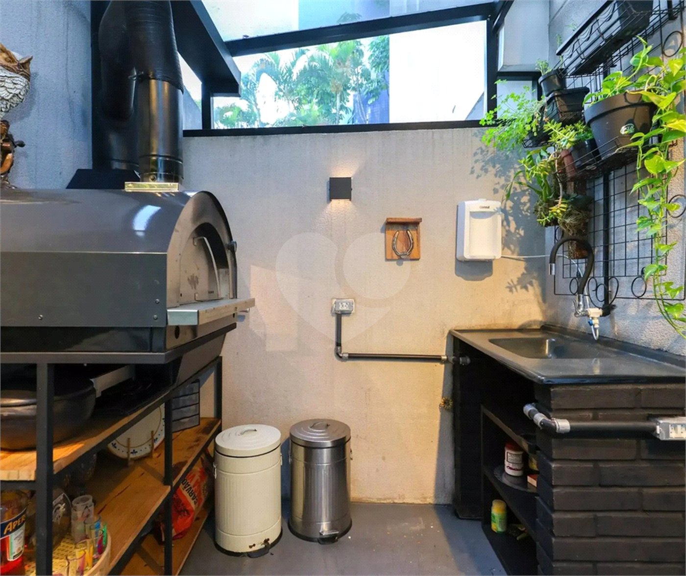 Casa à venda com 2 quartos, sendo 1 suíte,  no condomínio Cube Real Parque, São Paulo - SP
