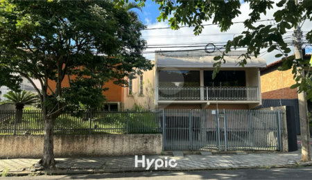 Casa à venda ou para alugar com 5 quartos, sendo 2 suítes,  no Centro, Salto, SP