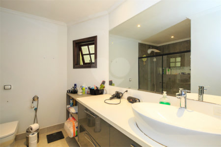 Casa Térrea à venda com 4 quartos, sendo 3 suítes, em Jardim Marajoara, São Paulo, SP