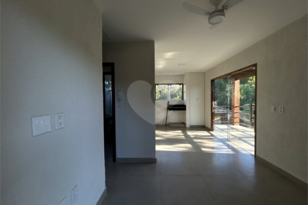 Apartamento à venda com 2 quartos, sendo 1 suíte, no Centro / Arraial D'ajuda, Porto Seguro, BA