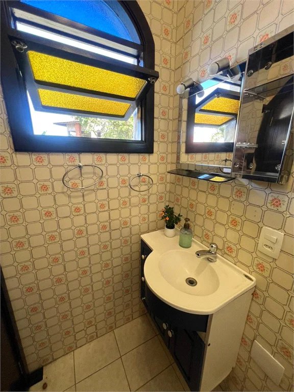 Casa à venda com 5 quartos, sendo 4 suítes, em Parque Maria Helena, São Paulo, SP