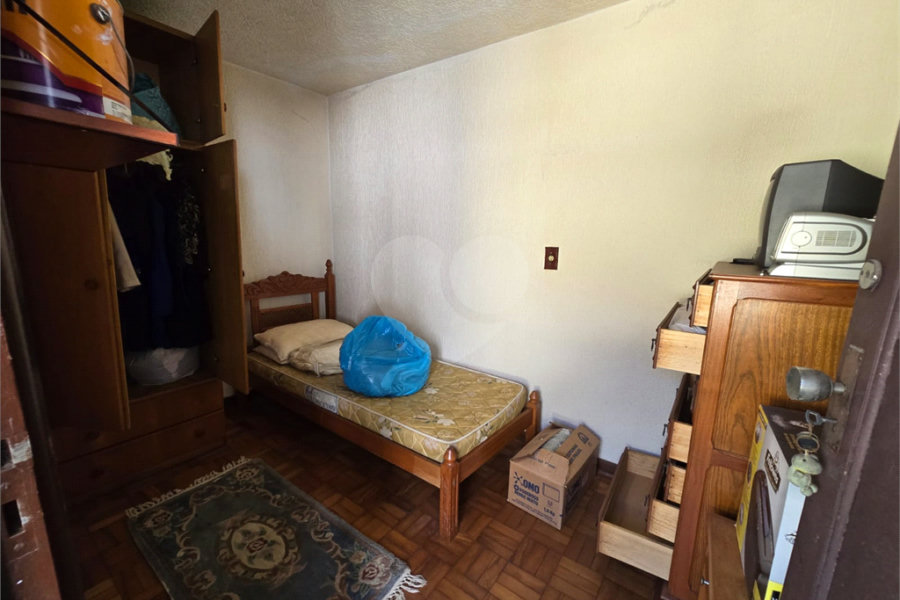 Casa à venda com 4 quartos, sendo 1 suíte, em Vila Paiva, São Paulo, SP