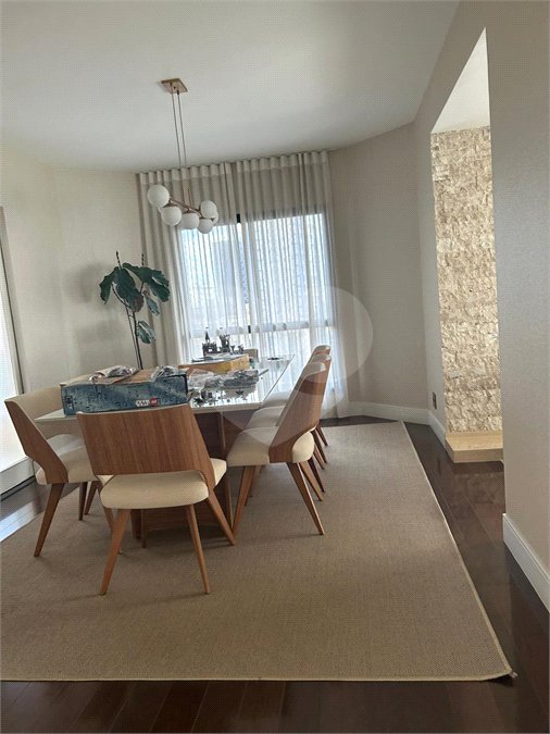 Apartamento à venda com 4 quartos, sendo 3 suítes, em Moema, São Paulo, SP