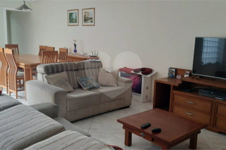 Sobrado à venda com 4 quartos, sendo 1 suíte, em Vila Lúcia, São Paulo, SP