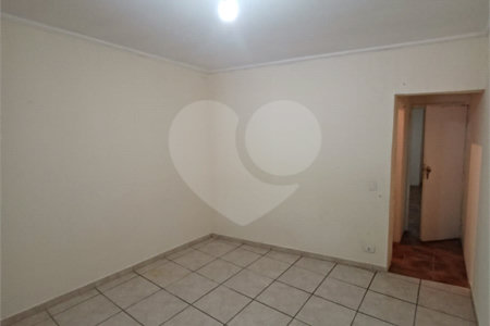 Casa à venda com 3 quartos, sendo 1 suíte, em Jardim Santo Elias, São Paulo, SP