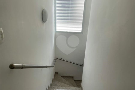 Sobrado à venda com 4 quartos, sendo 2 suítes, em Chácara Monte Alegre, São Paulo, SP