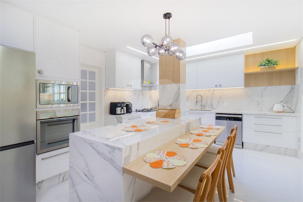 Casa à venda com 4 suítes no condomínio Conde D Eu, São Paulo - SP