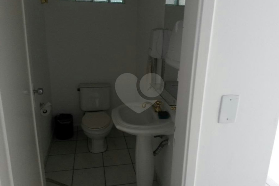 Sobrado à venda com 15 quartos, sendo 3 suítes, em Tucuruvi, São Paulo, SP