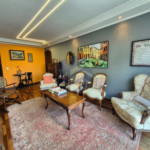 Sobrado à venda com 166 m², 3 dormitórios, 3 vagas cobertas, terraço com vista livre e 16 placas solares! Próximo à USP.