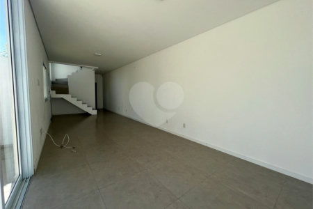 Casa à venda com 3 quartos, sendo 1 suíte, em Jardim Semiramis, Cotia, SP