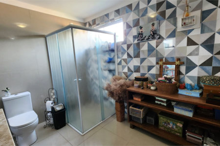 Sobrado à venda com 4 quartos, sendo 1 suíte, em Vila Romão, Salto, SP