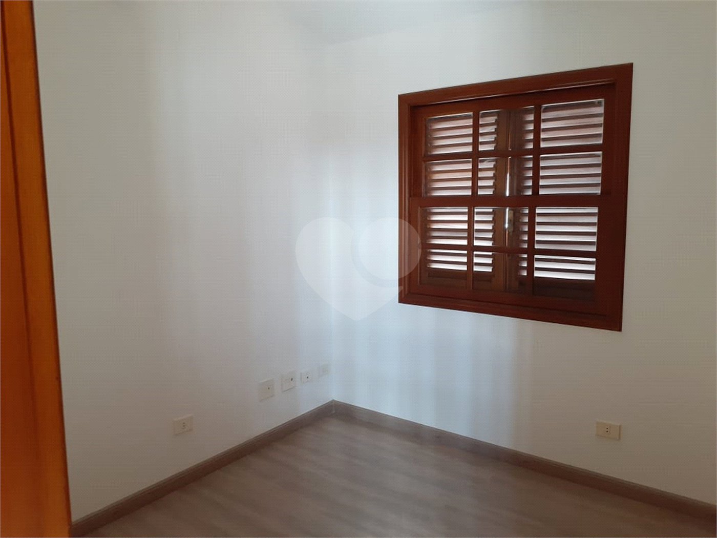 Sobrado à venda com 4 quartos, sendo 2 suítes,  em Tremembé, São Paulo, SP