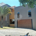 Casa à venda com 2 quartos, sendo 3 suítes,  no condomínio Aruã, Mogi das Cruzes - SP