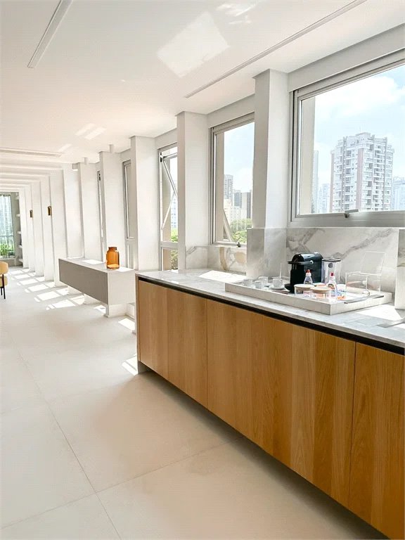 Apartamento à venda com 4 suítes em Vila Cordeiro, São Paulo, SP