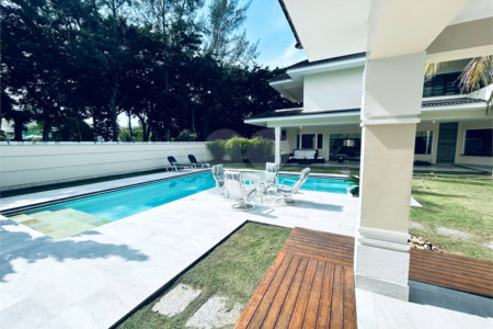 Casa à venda com 8 quartos, sendo 7 suítes, em Barra da Tijuca, Rio de Janeiro, RJ