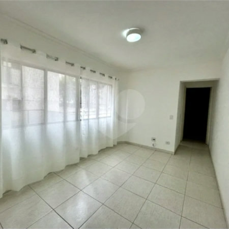 Apartamento Reformado com 1 dormitório, 1 vaga de garagem em Santa Cecília.