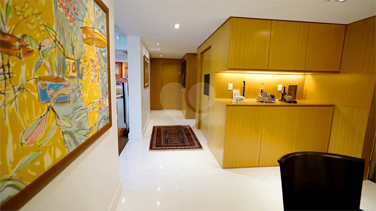 Apartamento à venda com 4 quartos, sendo 3 suítes, em Santo Amaro, São Paulo, SP