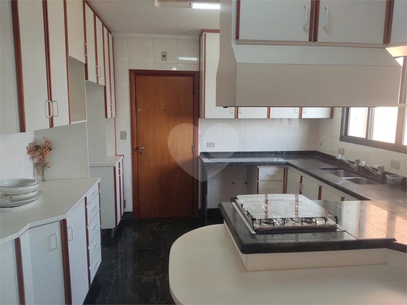 Apartamento para venda e locação no Bairro Vila Rezende em Piracicaba - SP.