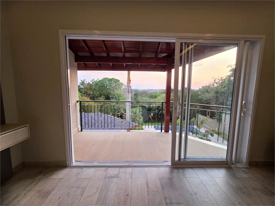 Casa à venda com 4 suítes no condomínio Residencial Jardim Primavera, Louveira - SP