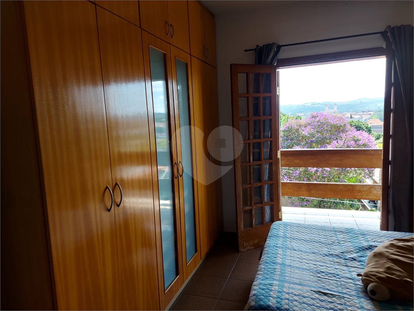 Sobrado à venda com 5 quartos, sendo 4 suítes, em Santa Rosa, Vinhedo, SP