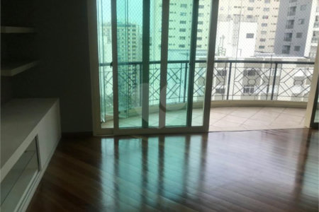 Apartamento à venda ou para alugar com 3 suítes em Moema, São Paulo, SP