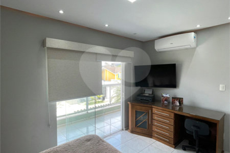 Casa à venda com 5 quartos, sendo 1 suíte, no condomínio Residencial Green Ville, Rio de Janeiro - RJ