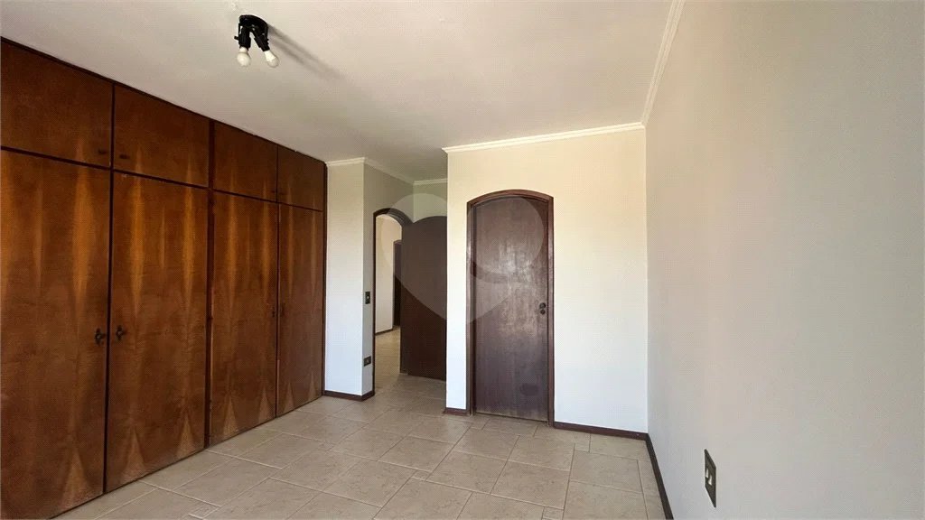 Venda Casa com 4 Dormitórios no Parque Santa Cecília