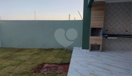 Casa Térrea à venda com 3 quartos, sendo 1 suíte,  em Residencial Jardins da Catalunha, Atibaia, SP