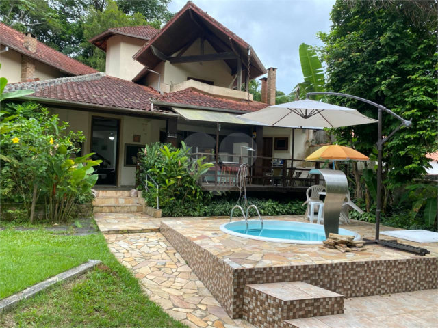 Casa à venda com 6 suítes em Massaguaçu, Caraguatatuba, SP