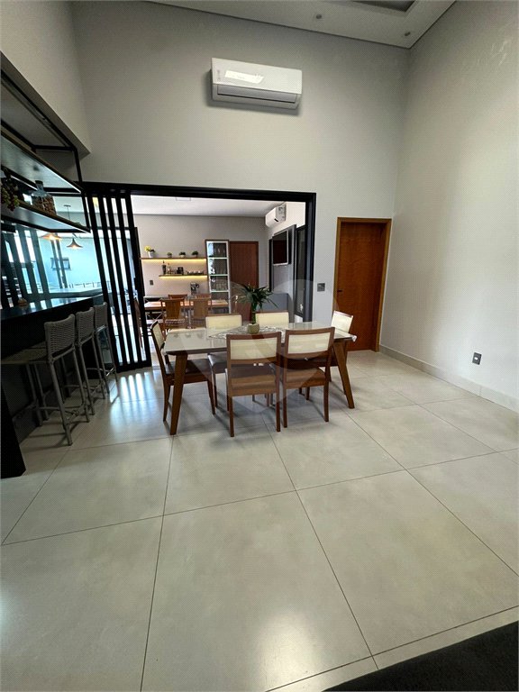 Casa à venda com 3 quartos, sendo 1 suíte, no condomínio Residencial Evidências, Indaiatuba - SP
