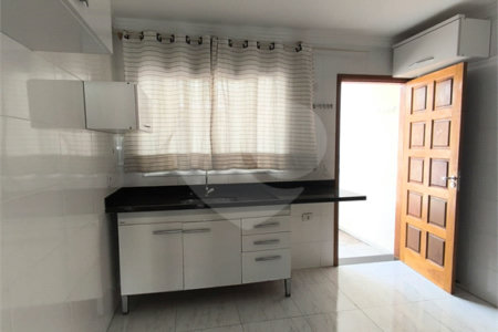 Sobrado à venda com 3 quartos, sendo 1 suíte, em Chora Menino, São Paulo, SP
